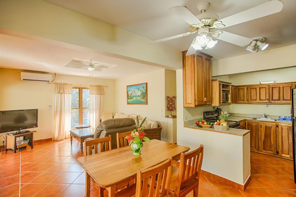 Готель Wild Orchid Placencia Екстер'єр фото
